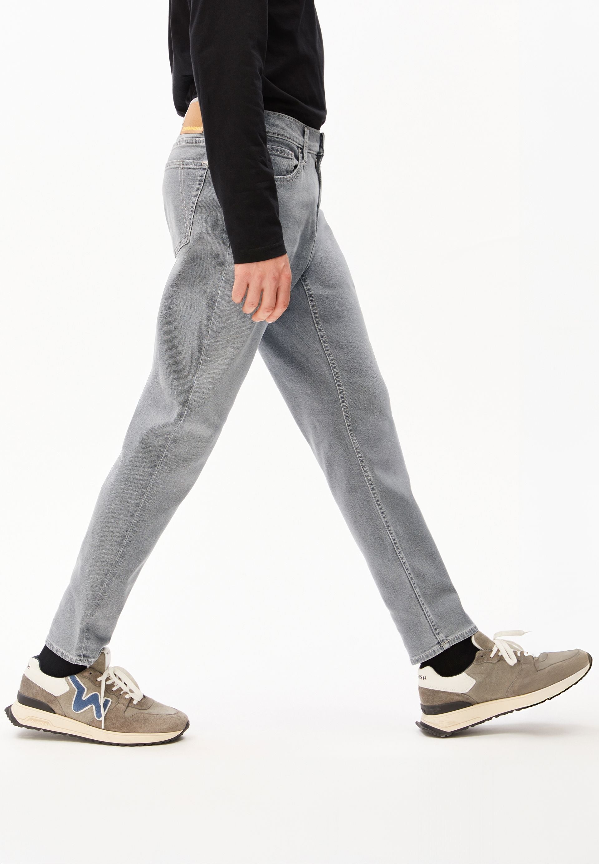 AARJO TARPA TAPERED JEANS | mauna